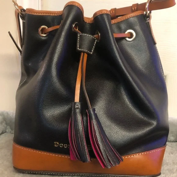DOONEY & BOURKE Drawstring Bucket Bag Black Brown Pebble Grain Leather - Picture 3 of 15